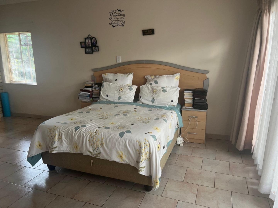 5 Bedroom Property for Sale in Potchefstroom South North West